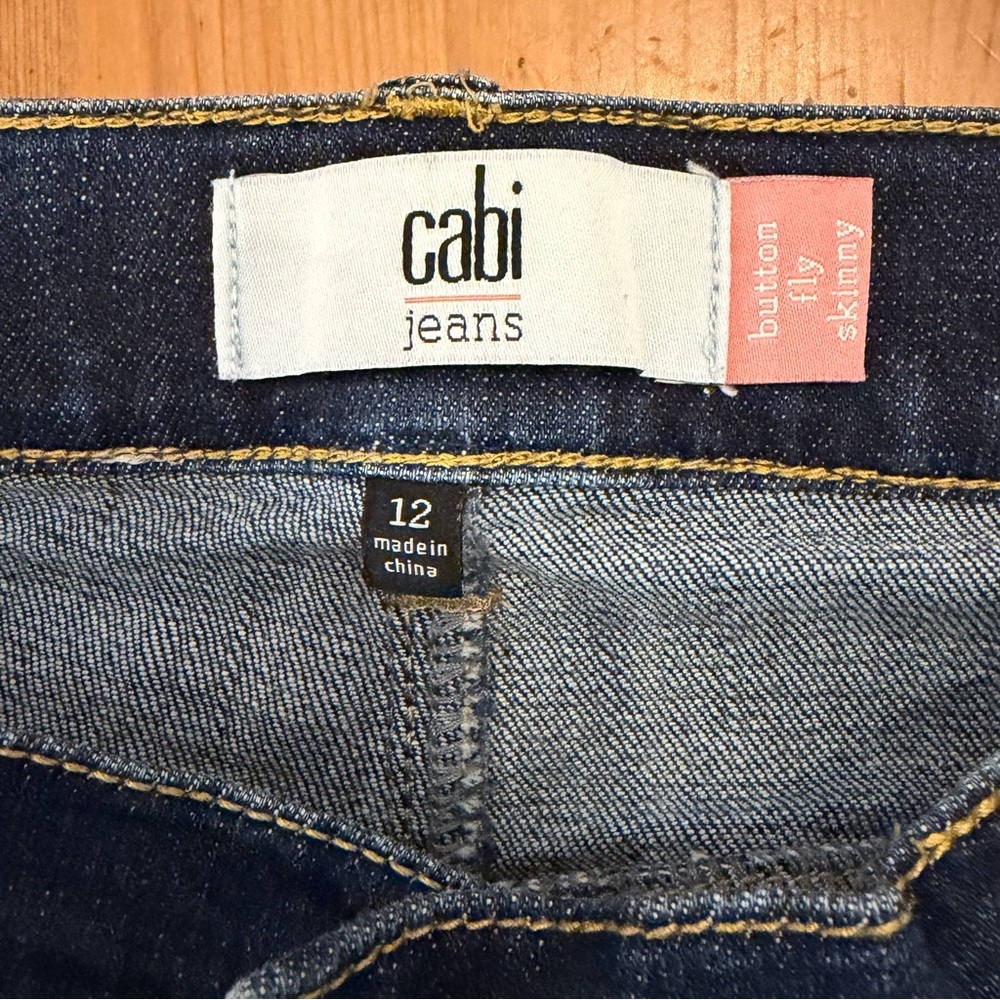 EUC Cabi Button Fly Skinny Elastic Waist High Rise Jeans Style 3751 Size 12 - Picture 2 of 10